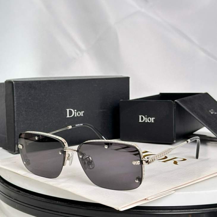 Picture of Dior Sunglasses _SKUfw77620453fw